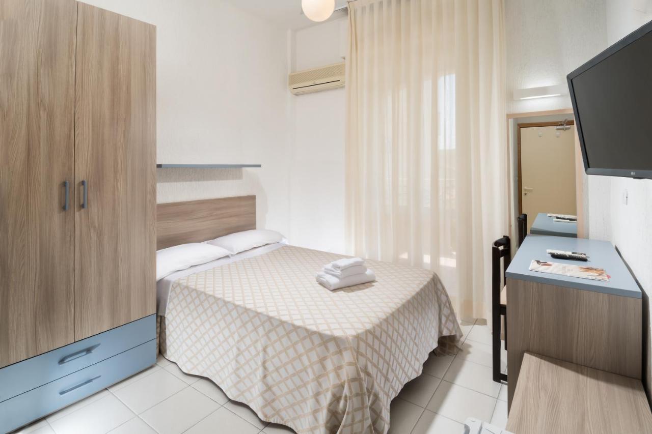Hotel Continental Cattolica Eksteriør billede