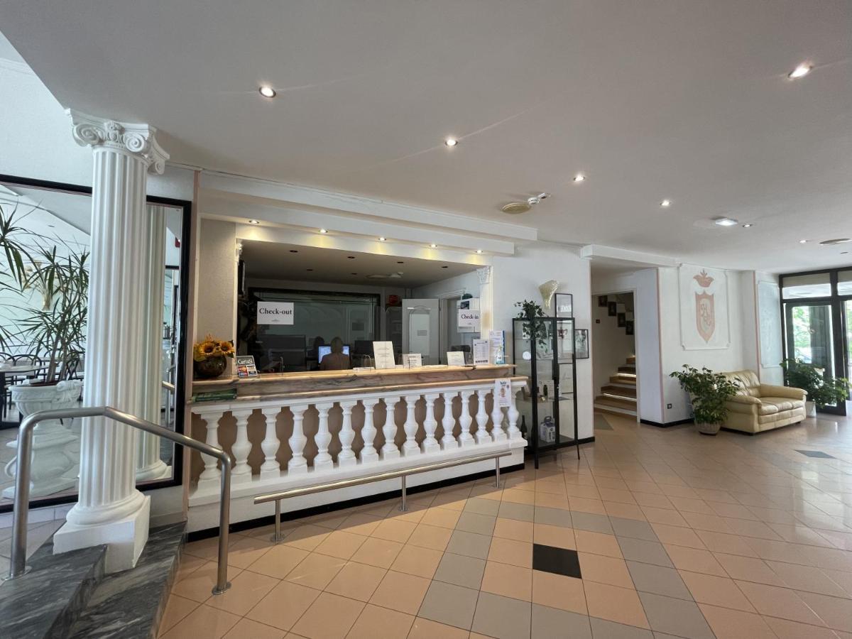 Hotel Continental Cattolica Eksteriør billede