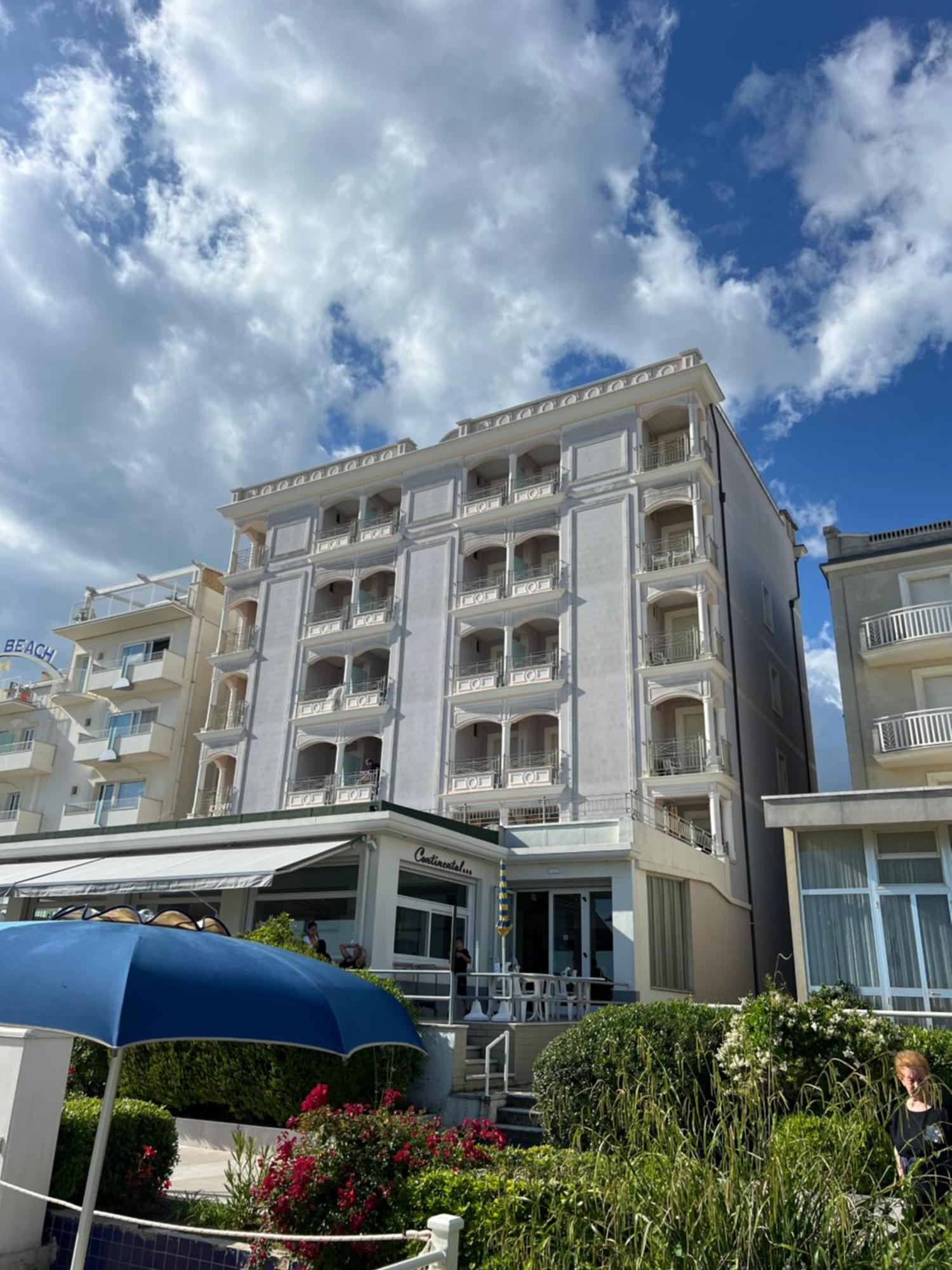 Hotel Continental Cattolica Eksteriør billede