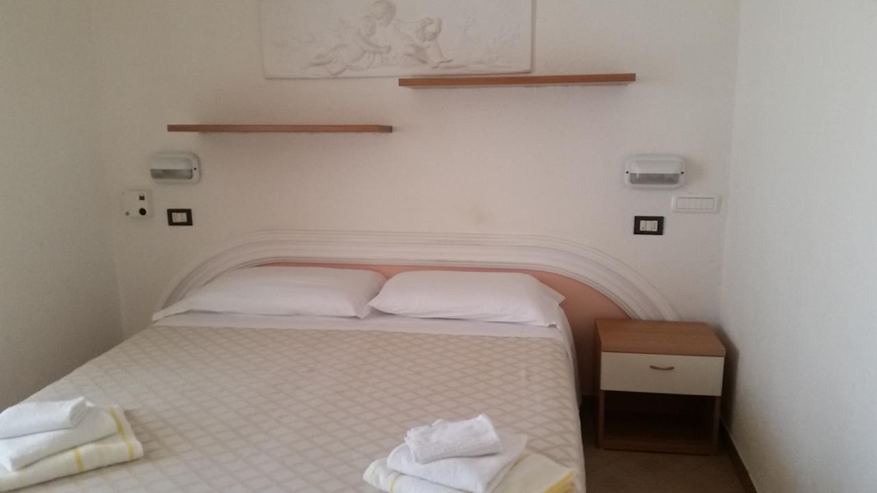 Hotel Continental Cattolica Eksteriør billede