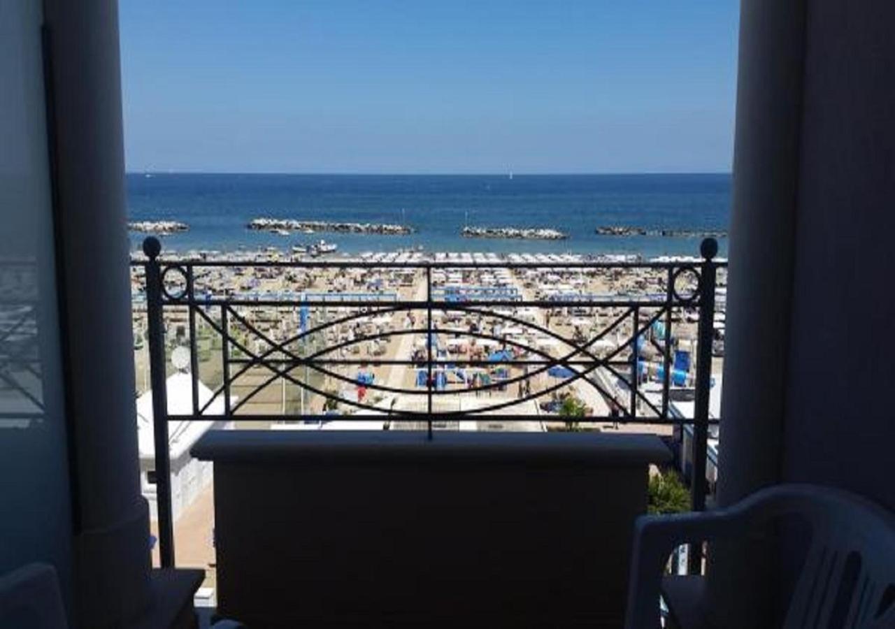 Hotel Continental Cattolica Eksteriør billede