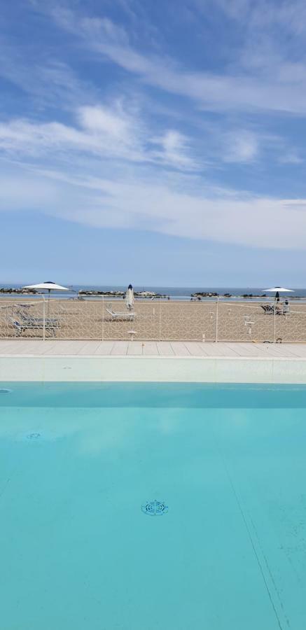 Hotel Continental Cattolica Eksteriør billede