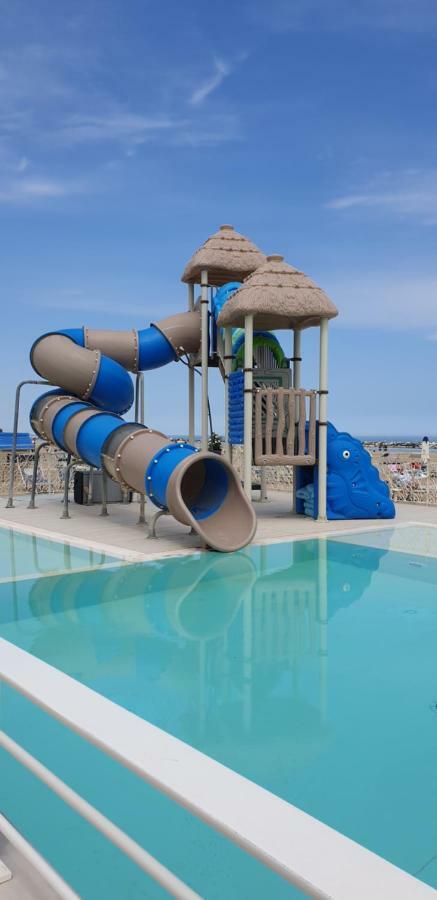 Hotel Continental Cattolica Eksteriør billede
