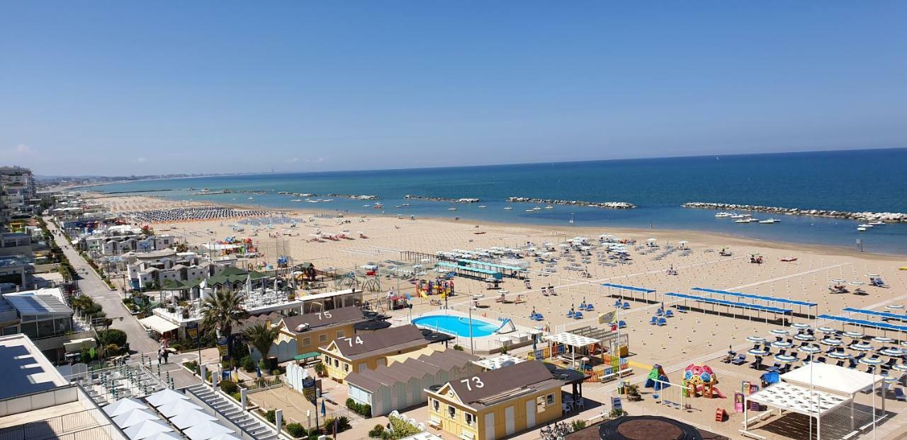 Hotel Continental Cattolica Eksteriør billede